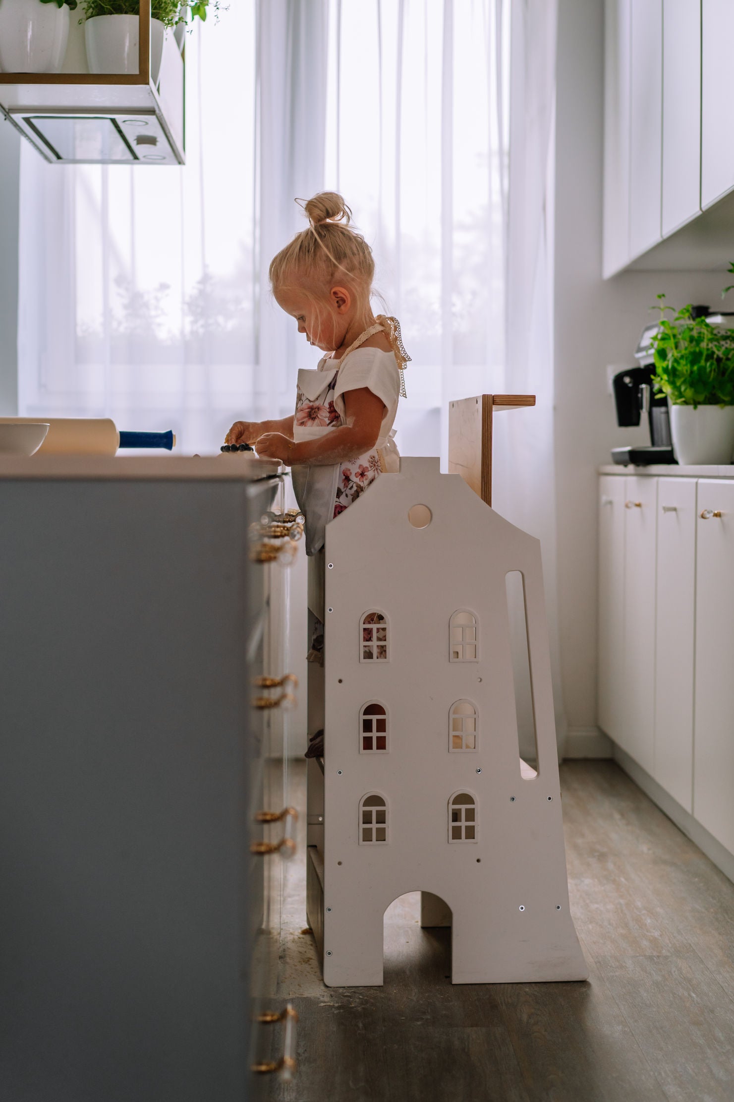 Lernturm Lukas - Küchenhilfe für Kinder in Farbe von Domo Kids