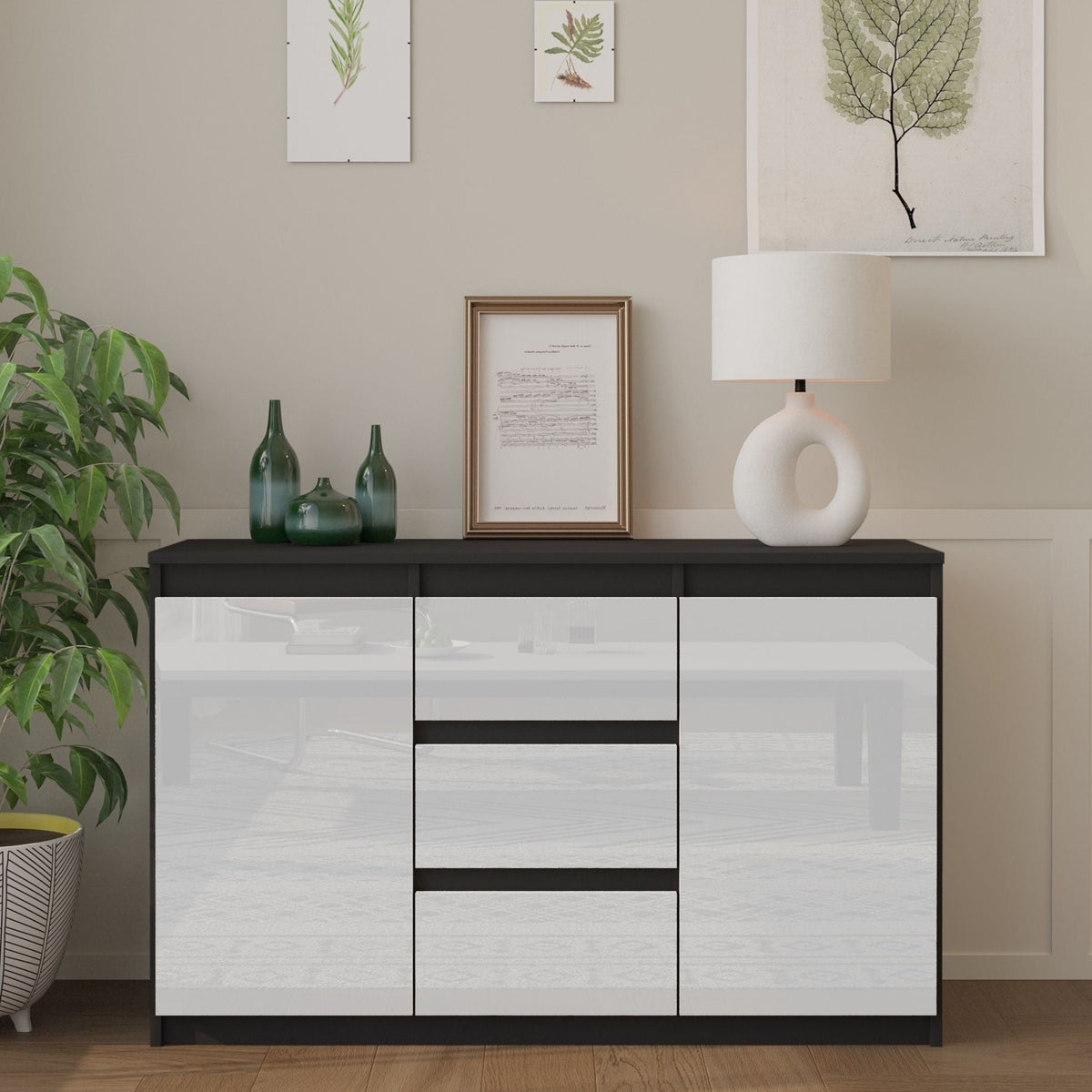 Mikel Sideboard 120 cm / 3 Schubladen in Farbe von kommodly