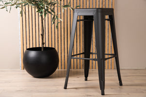 Barhocker Voro Stahl in Farbe von kommodly