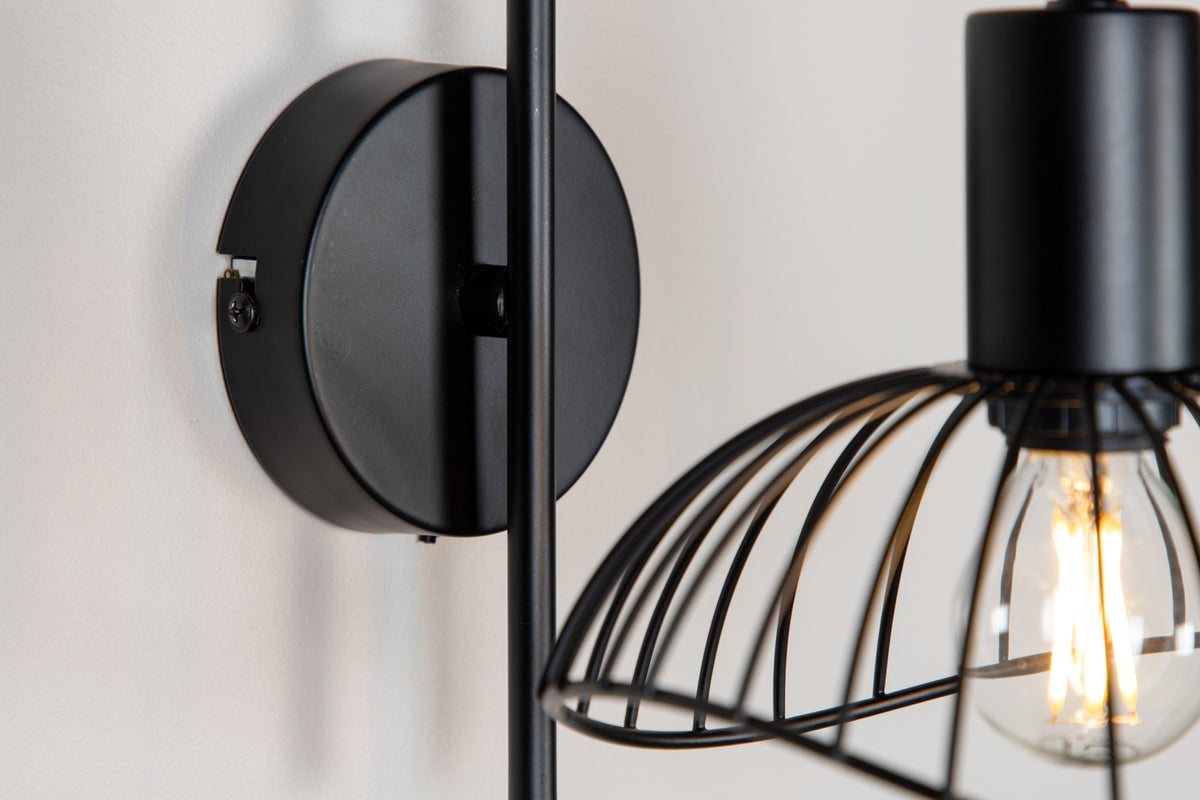 Wandlampe Vela Schwarz in Farbe von kommodly