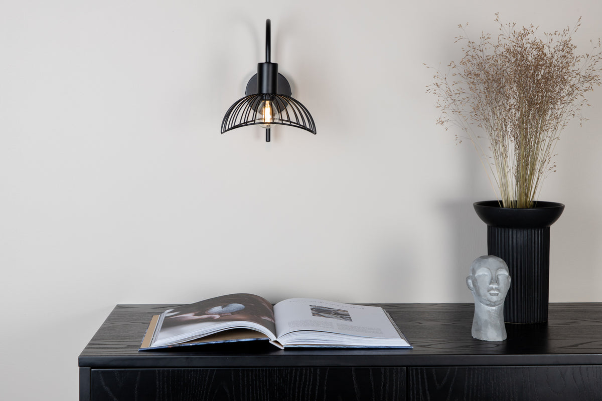 Wandlampe Vela Schwarz in Farbe von kommodly