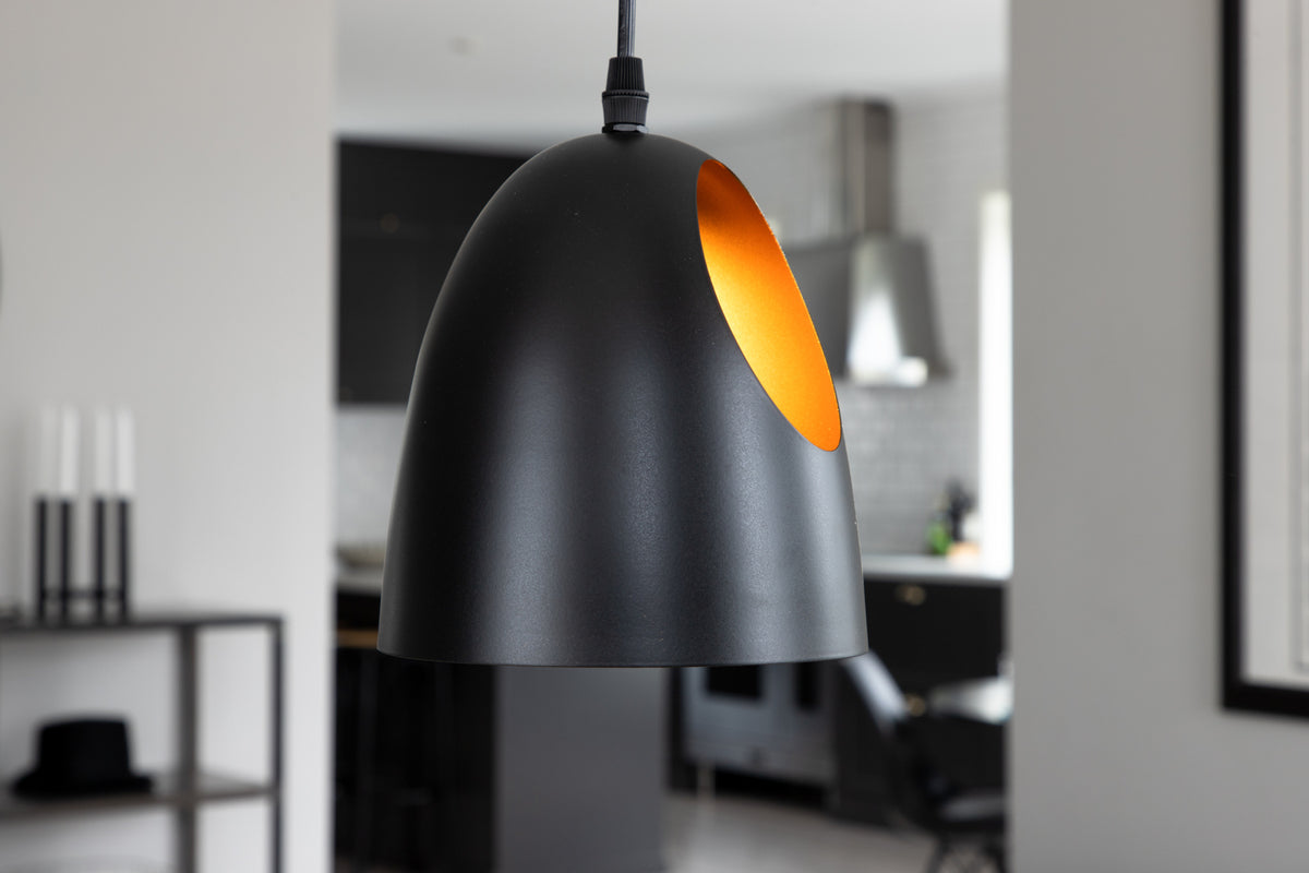 Hängeleuchte Kova Schwarz in Farbe von kommodly