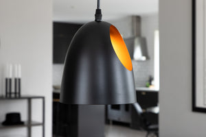 Hängeleuchte Kova Schwarz in Farbe von kommodly