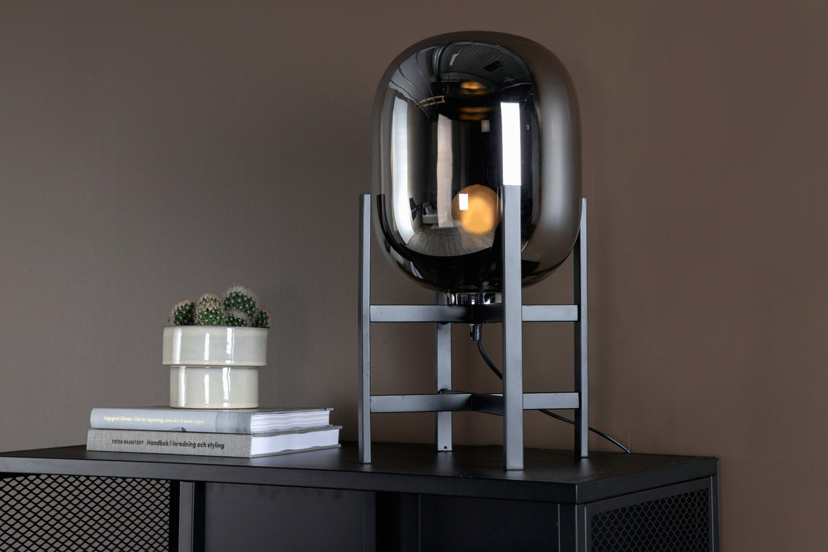 Tischlampe Voga Schwarz mit Spiegelglas in Farbe von kommodly