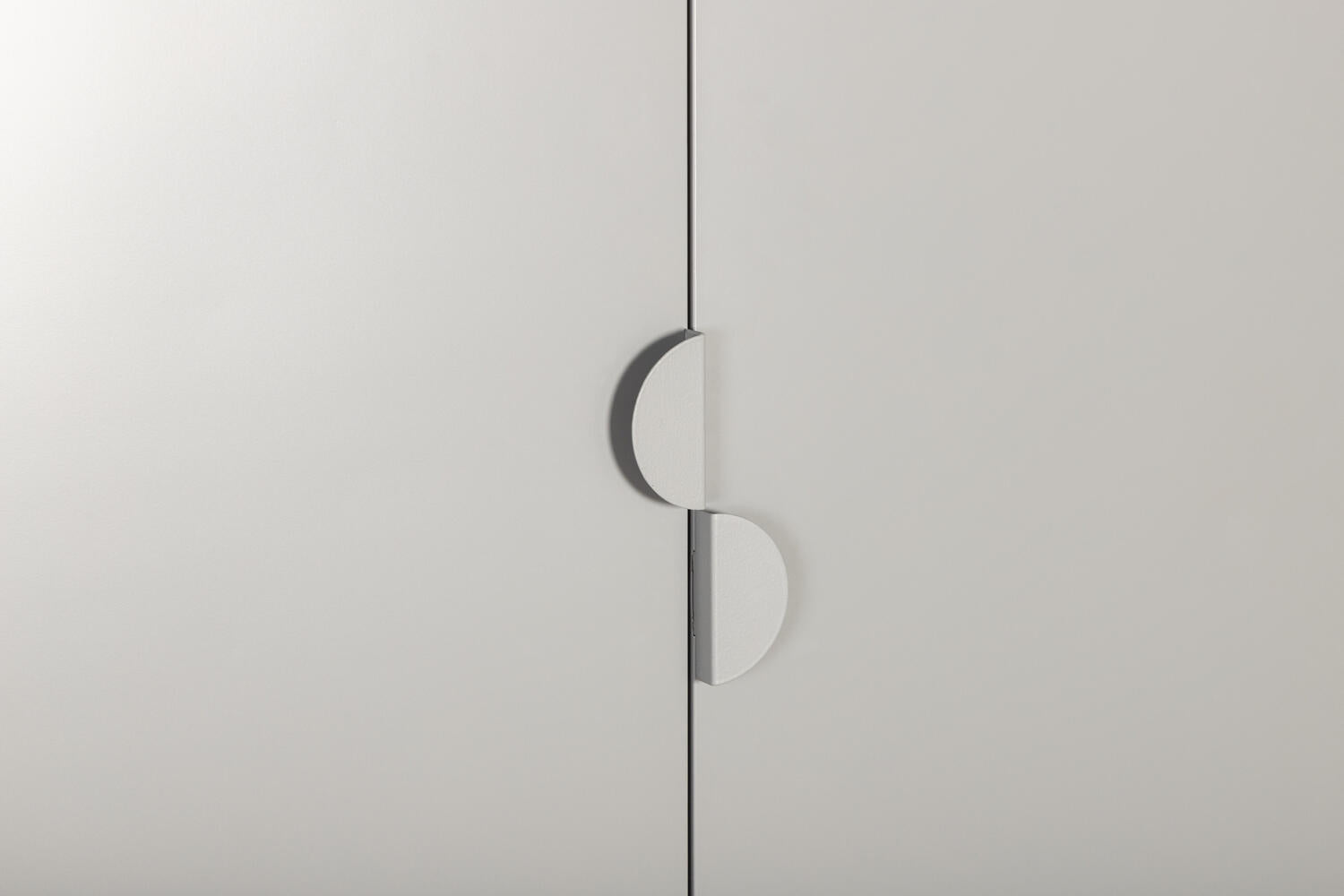 Kleiderschrank Pire in Farbe von Kommodly