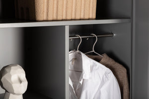 Kleiderschrank Pire in Farbe von Kommodly
