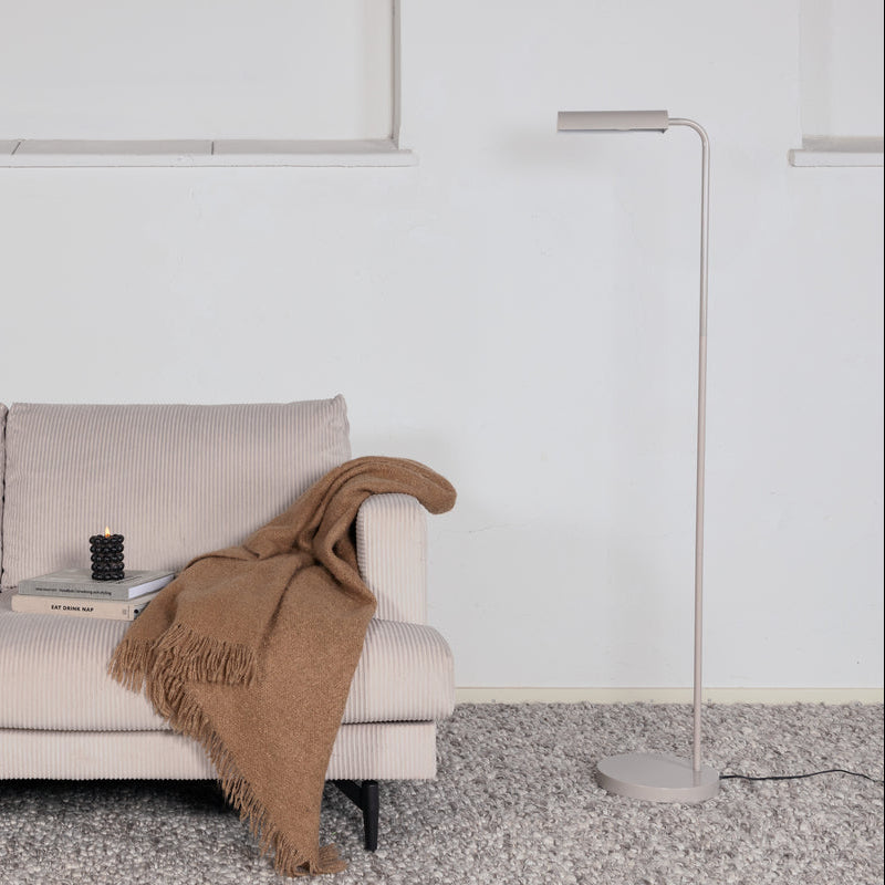 Stehlampe Vida in Farbe Beige von kommodly
