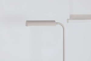 Stehlampe Vida in Farbe von kommodly
