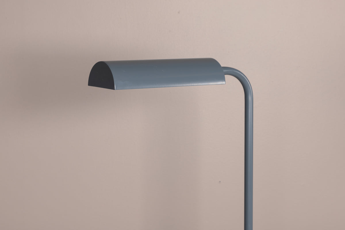 Stehlampe Vida in Farbe von kommodly