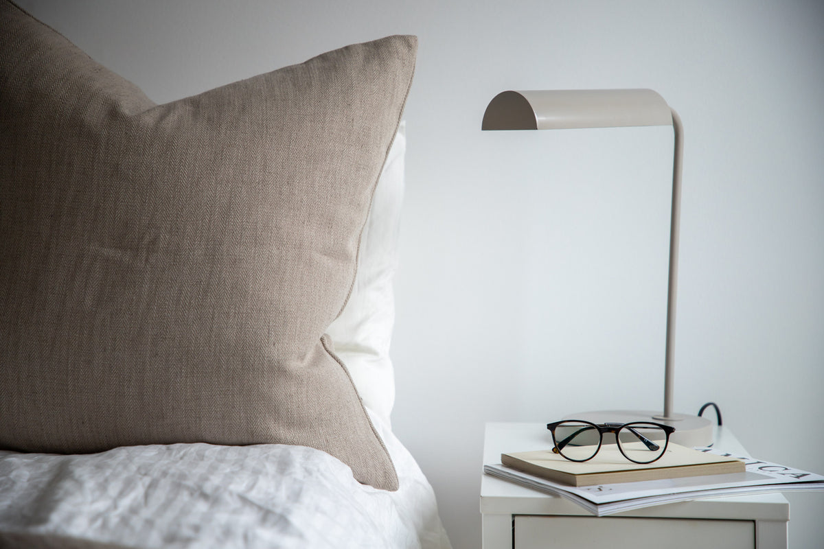 Stehlampe Vida in Farbe von kommodly