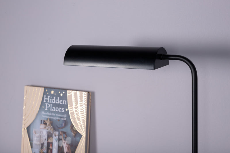 Stehlampe Vida in Farbe von kommodly