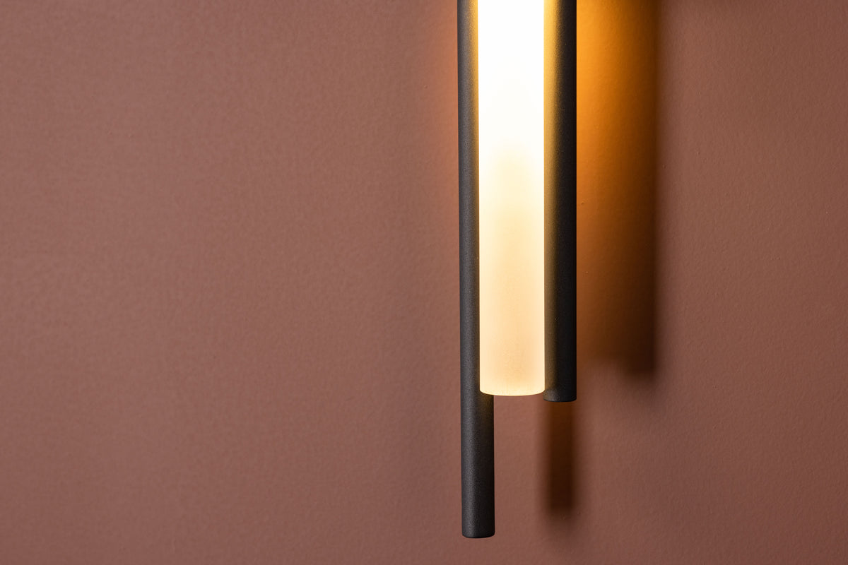 Wandlampe Kyan Schwarz in Farbe von kommodly