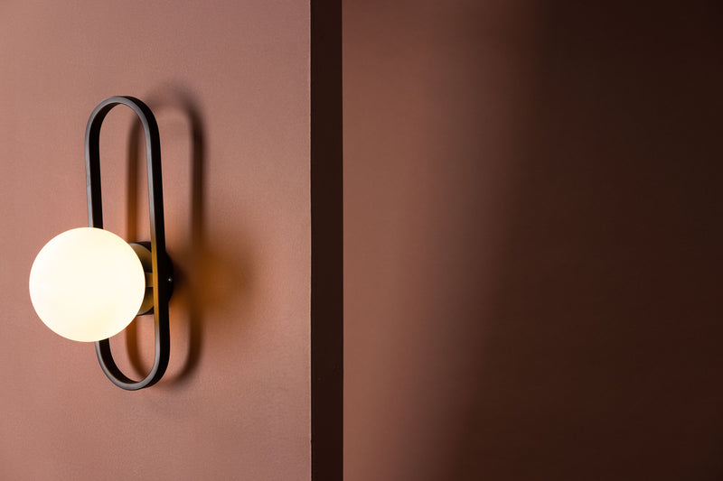 Wandlampe Lupa Schwarz in Farbe von kommodly
