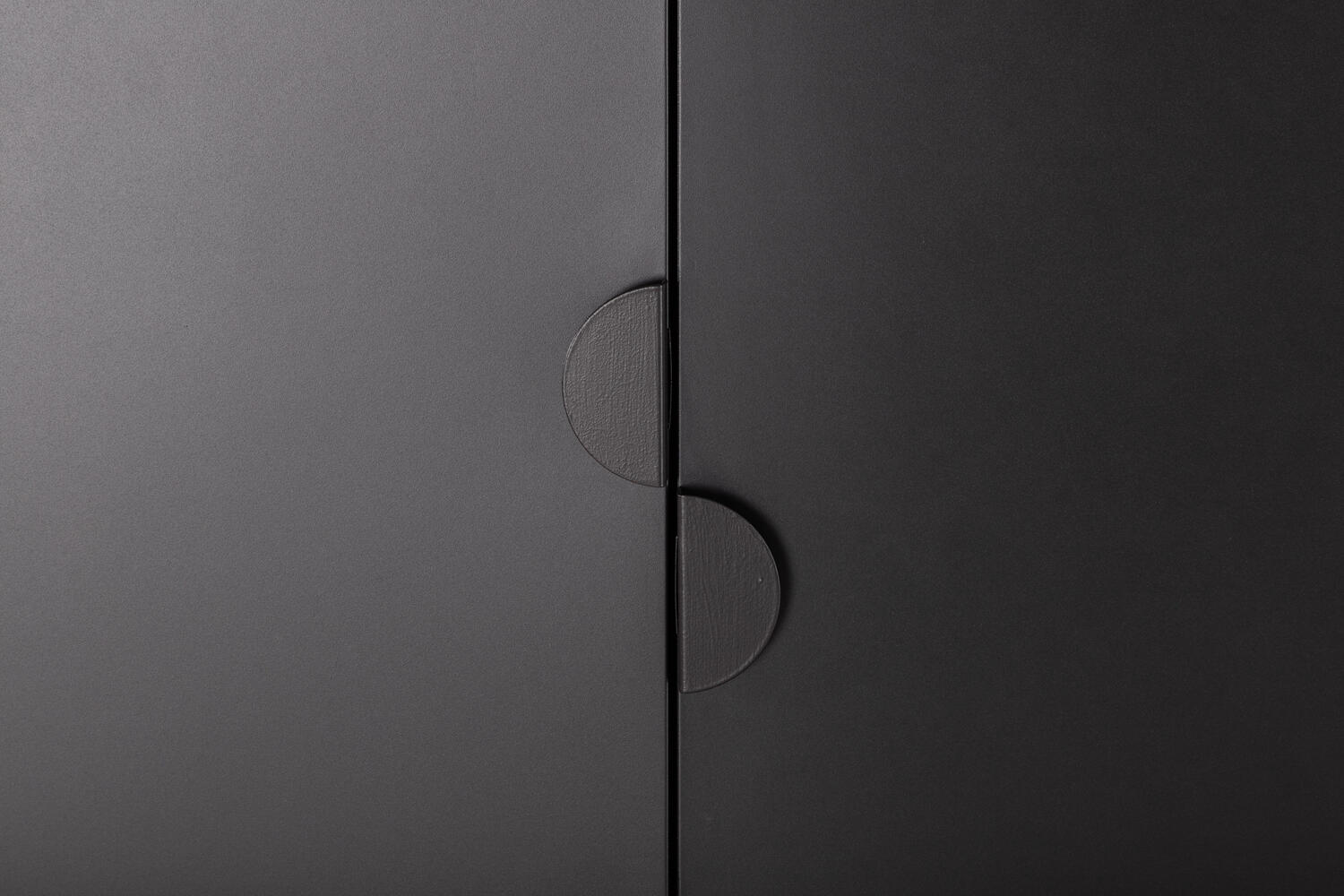 Kleiderschrank Pire in Farbe von Kommodly