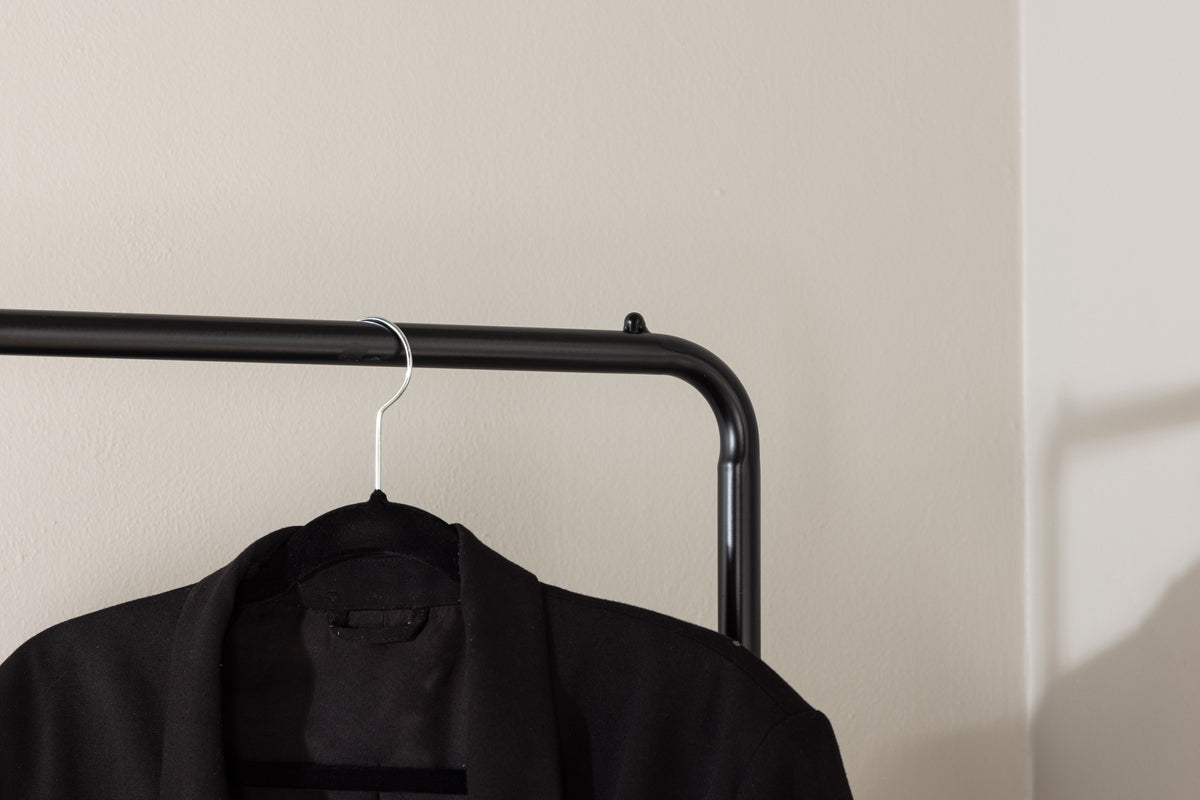 Kleiderständer Into in Farbe von kommodly