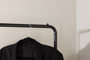 Kleiderständer Into in Farbe von kommodly