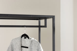 Kleiderständer Malu in Farbe von kommodly