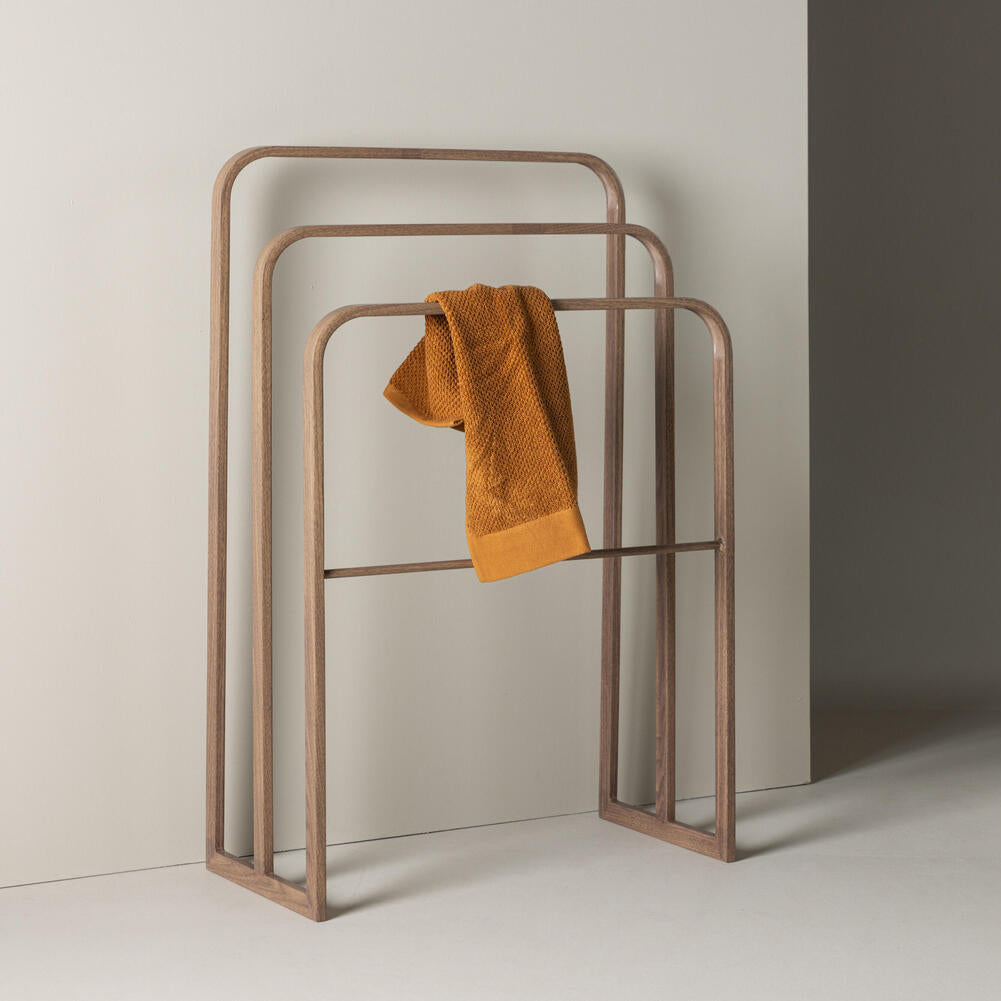 Handtuchständer Amos in Farbe Mocha von Kommodly