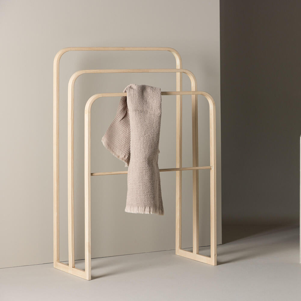Handtuchständer Amos in Farbe Holzoptik von Kommodly