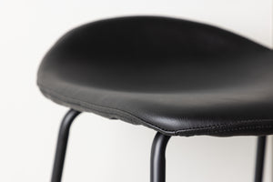 Barhocker Zay Schwarz in Farbe von kommodly