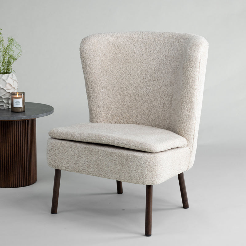 Sessel Fivo Beige Bouclé in Farbe von kommodly