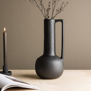 Vase Lena in Farbe Schwarz von kommodly