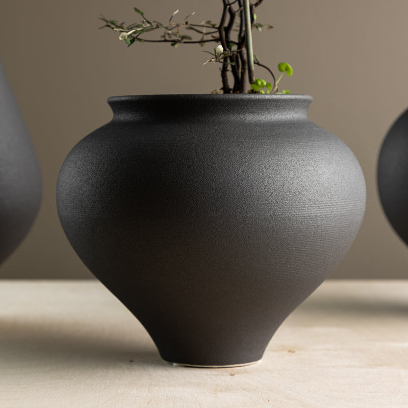 Dekorationsvase Kelo in Farbe Schwarz (23cm) von kommodly