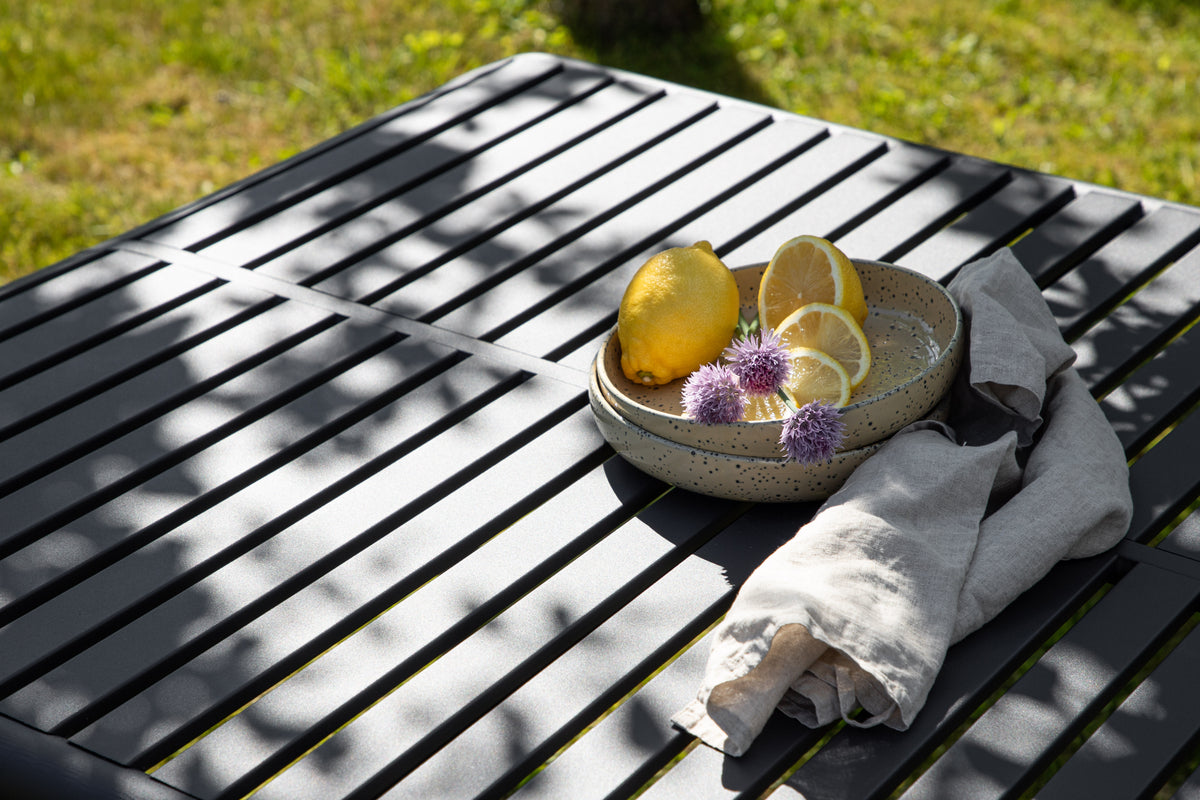 Gartentisch Kelo Aluminium in Farbe von kommodly