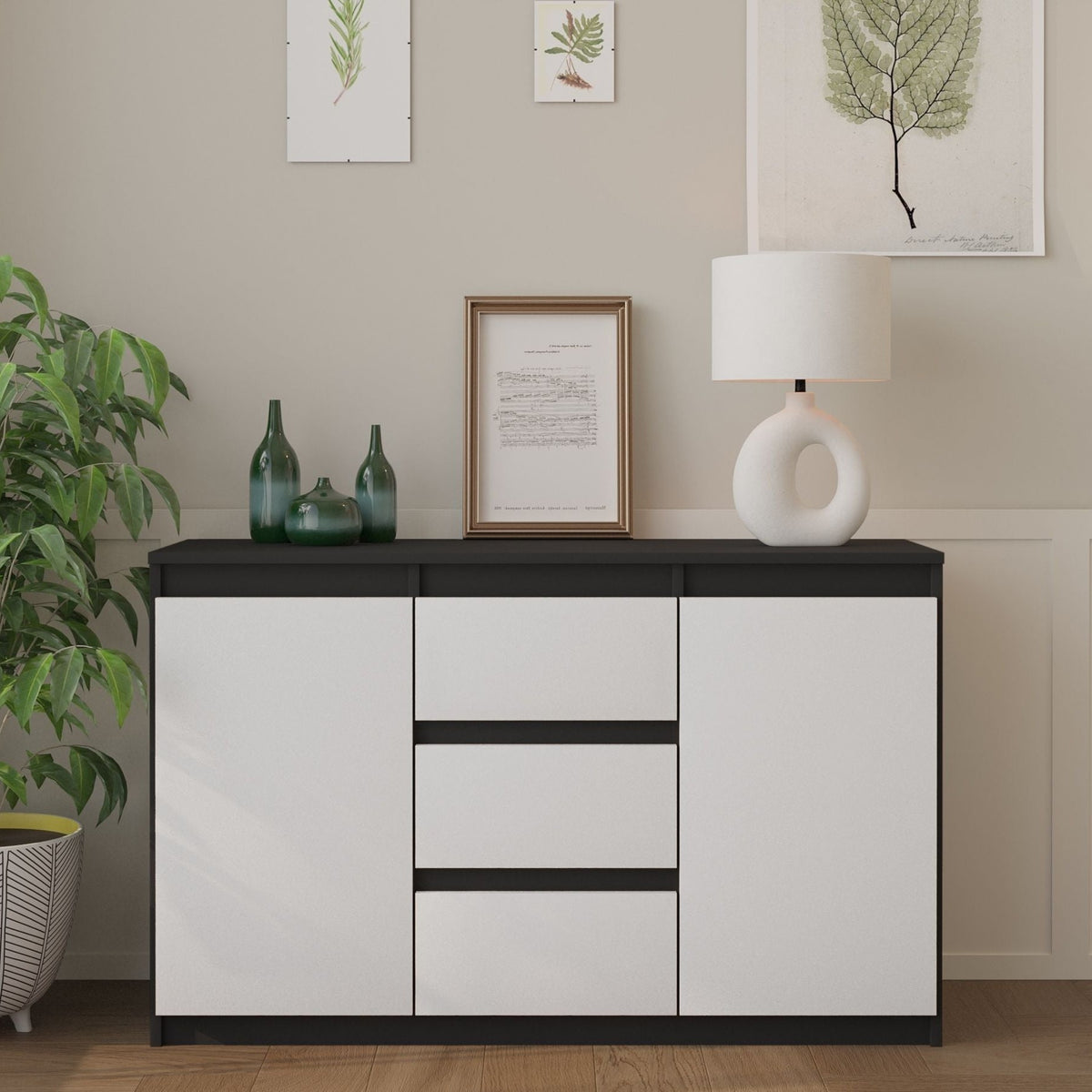Mikel Sideboard 120 cm / 3 Schubladen in Farbe von kommodly