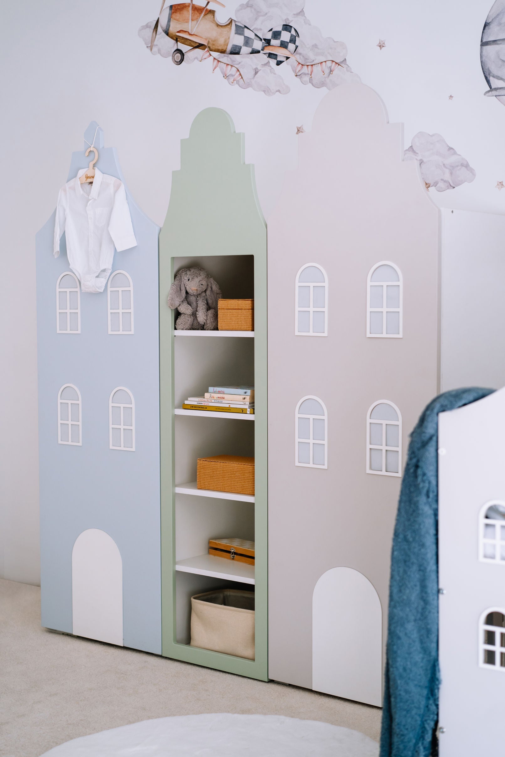 Kinderkleiderschrank Modell Leon in Farbe von Domo Kids